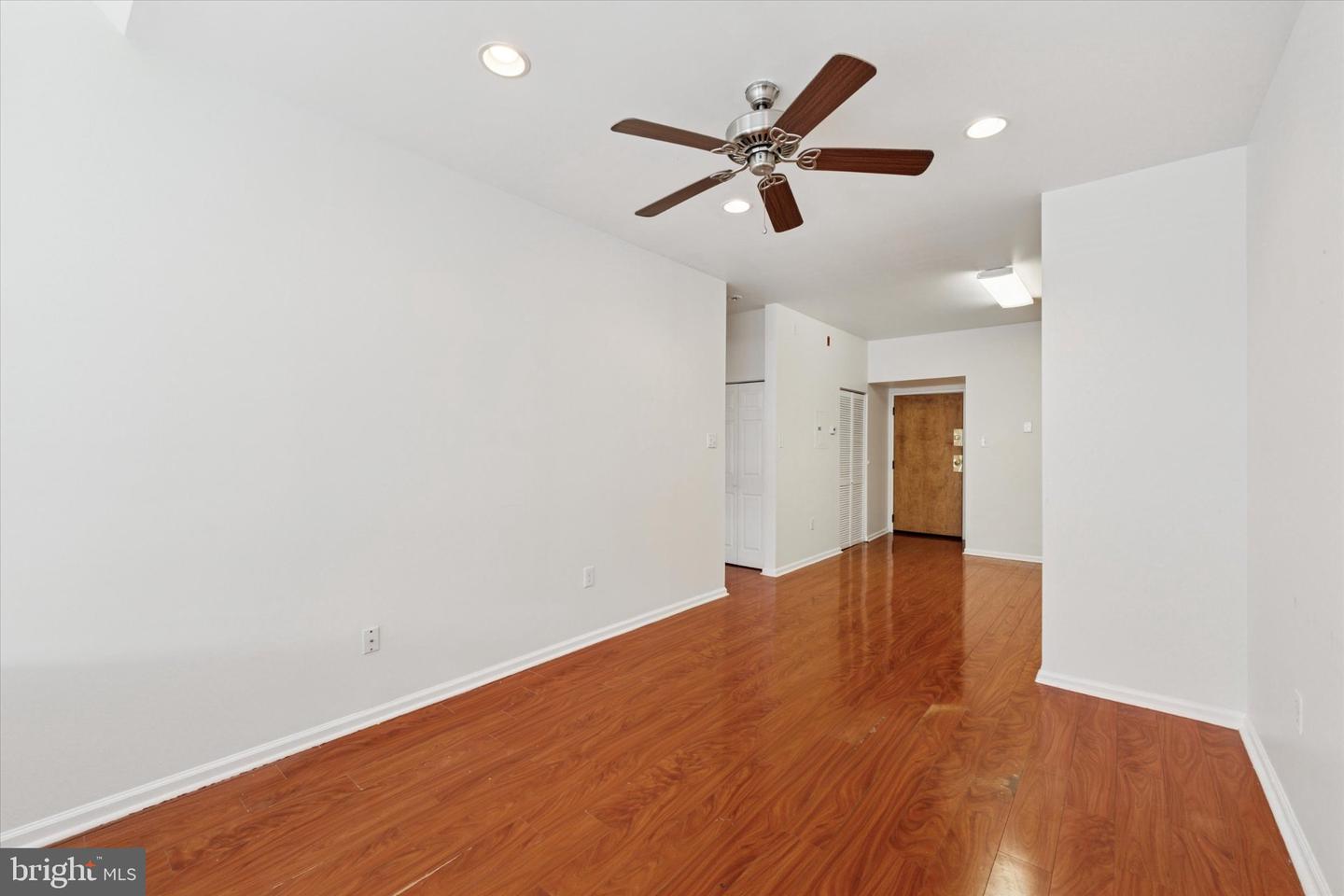 1050 E Montgomery Ave #307 Property Photo 12