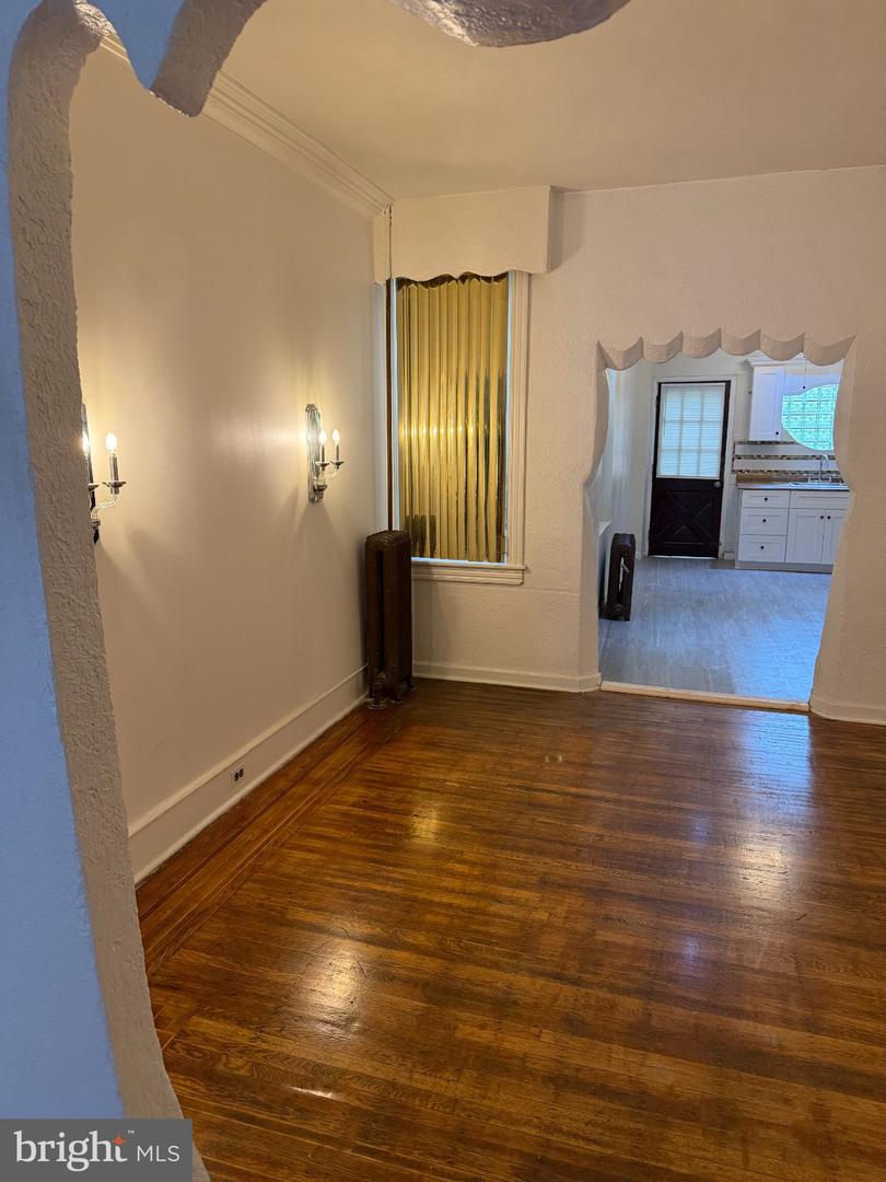 3858 N Gratz St Property Photo 5