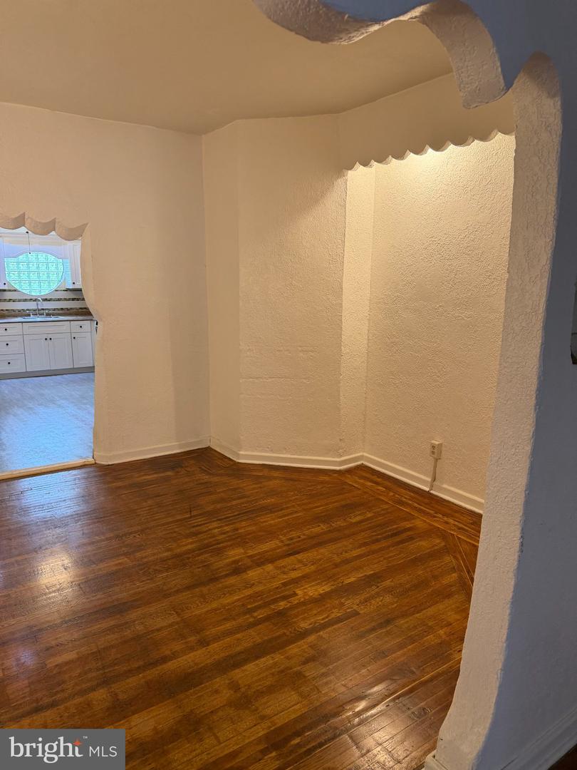 3858 N Gratz St Property Photo 6