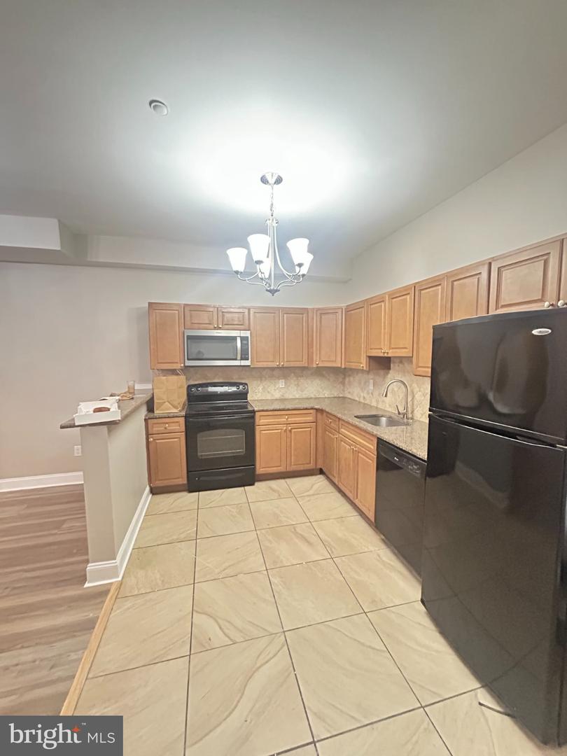 1528 N Mascher St #1 Property Photo 10