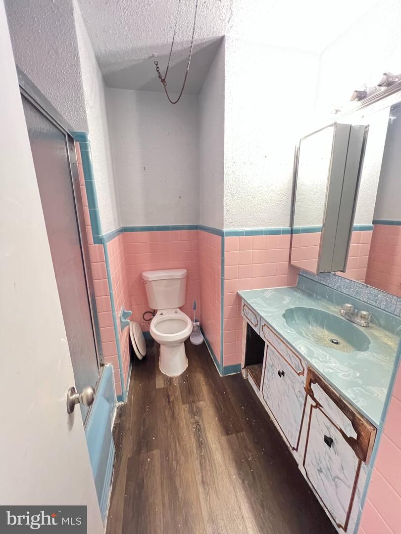 6902 Revere St Property Photo 13