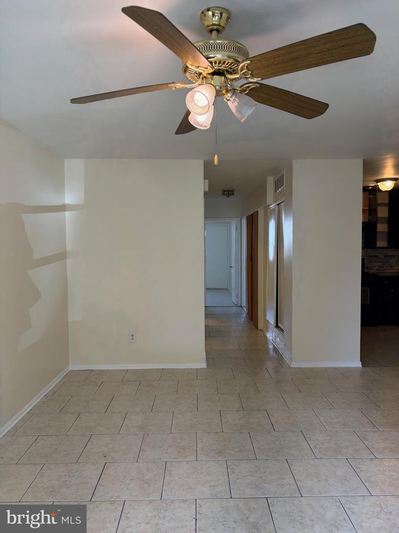 2823 Norcross Ln Property Photo 3