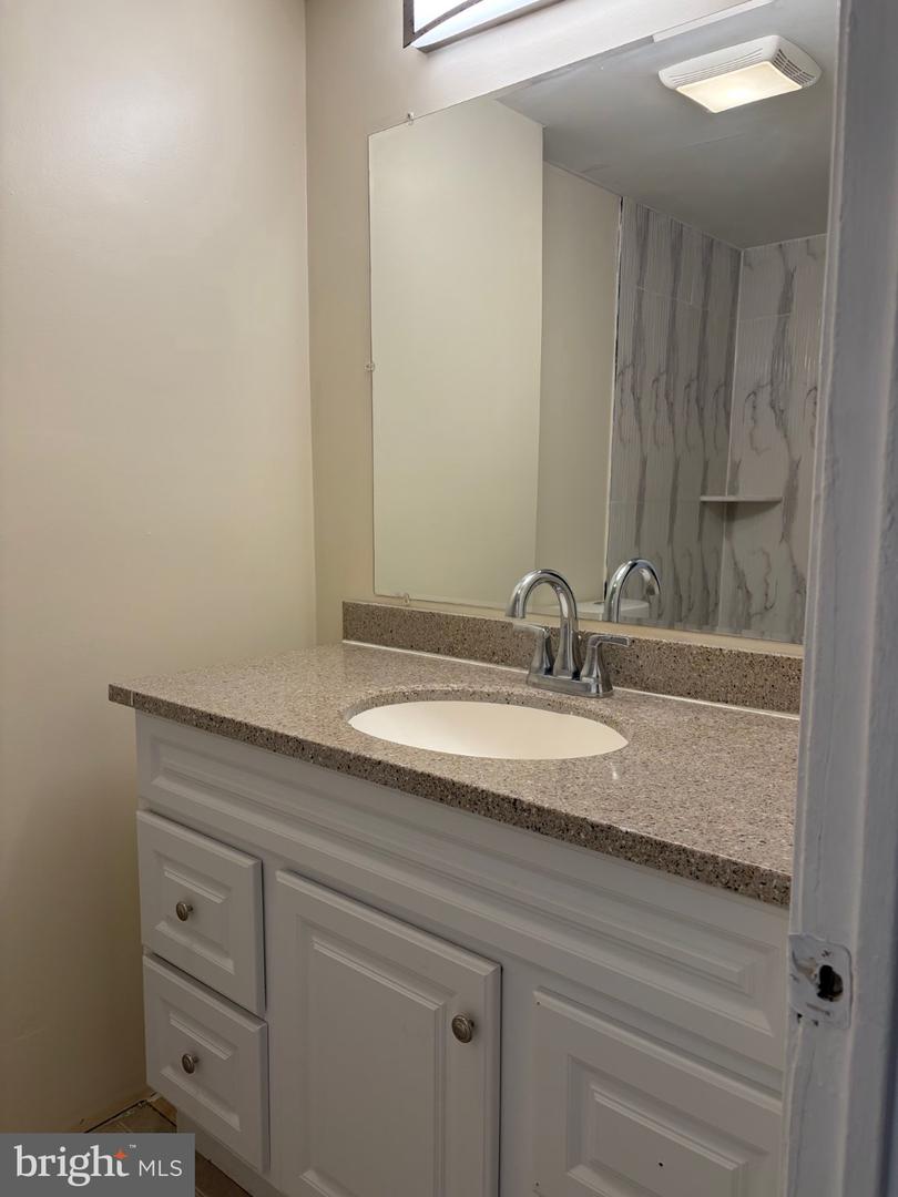 2823 Norcross Ln Property Photo 7