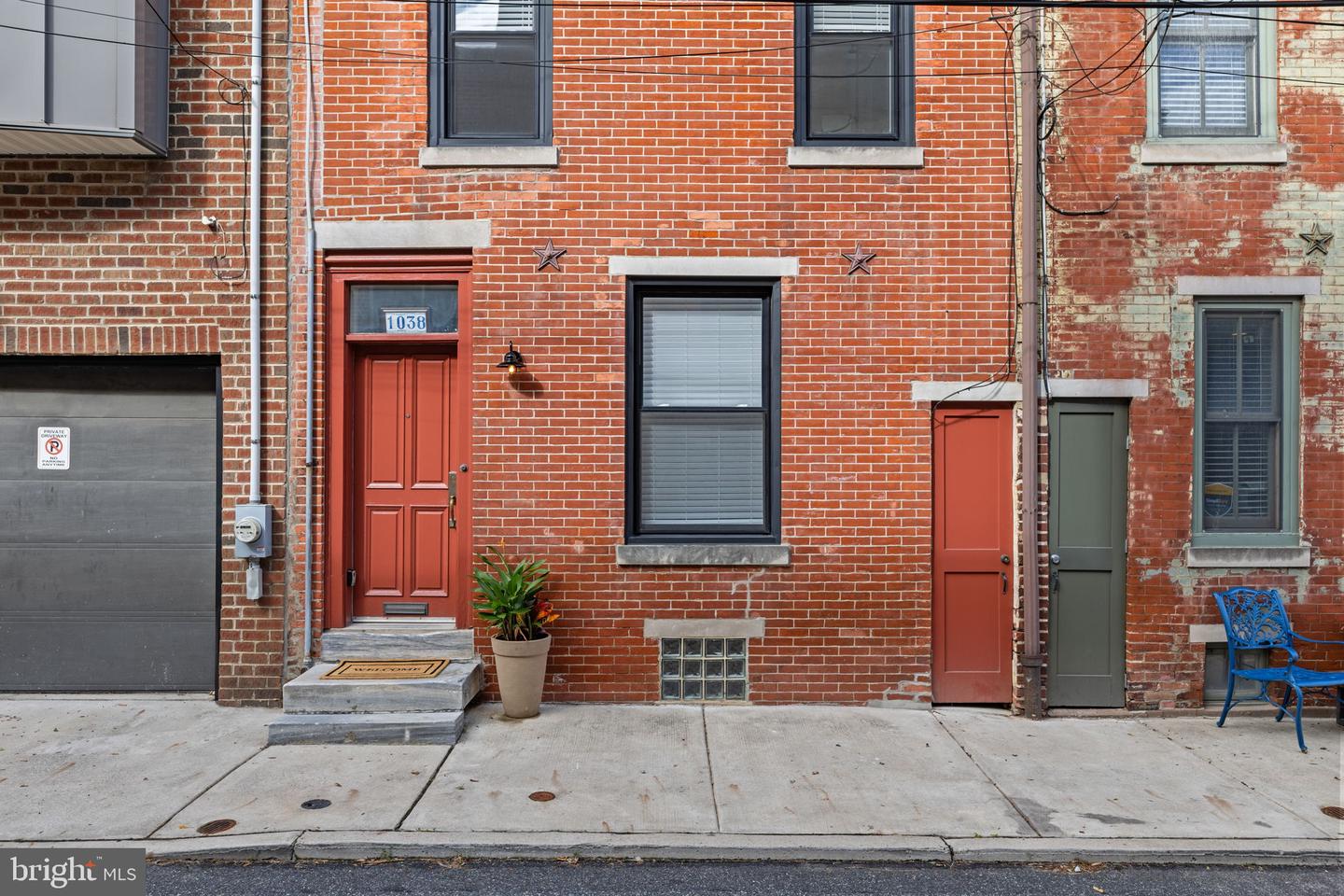 1038 N Leithgow St Property Photo 17