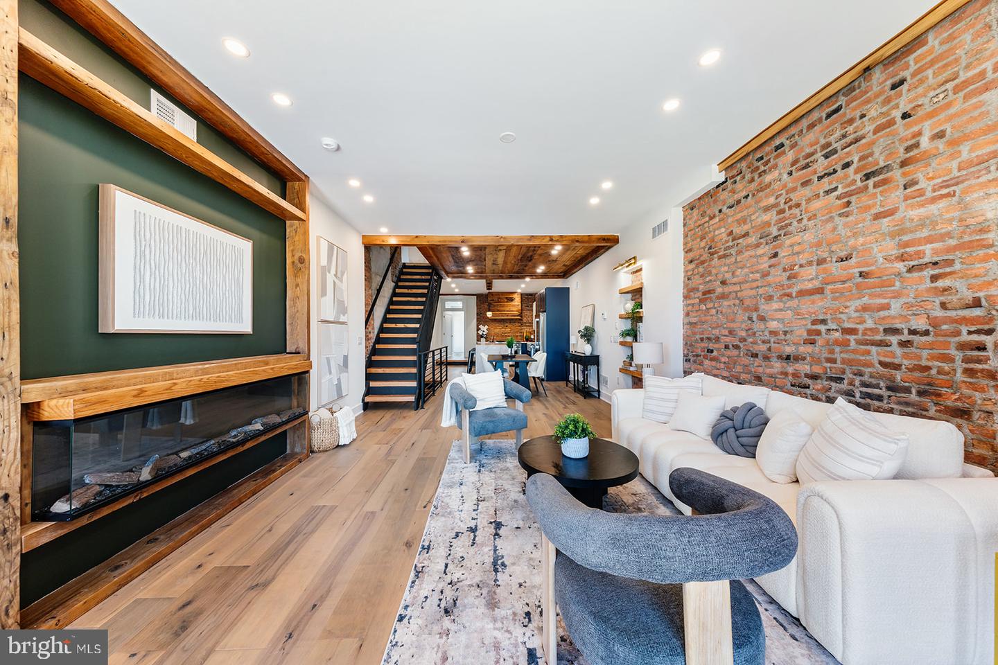 2506 E York St Property Photo 3