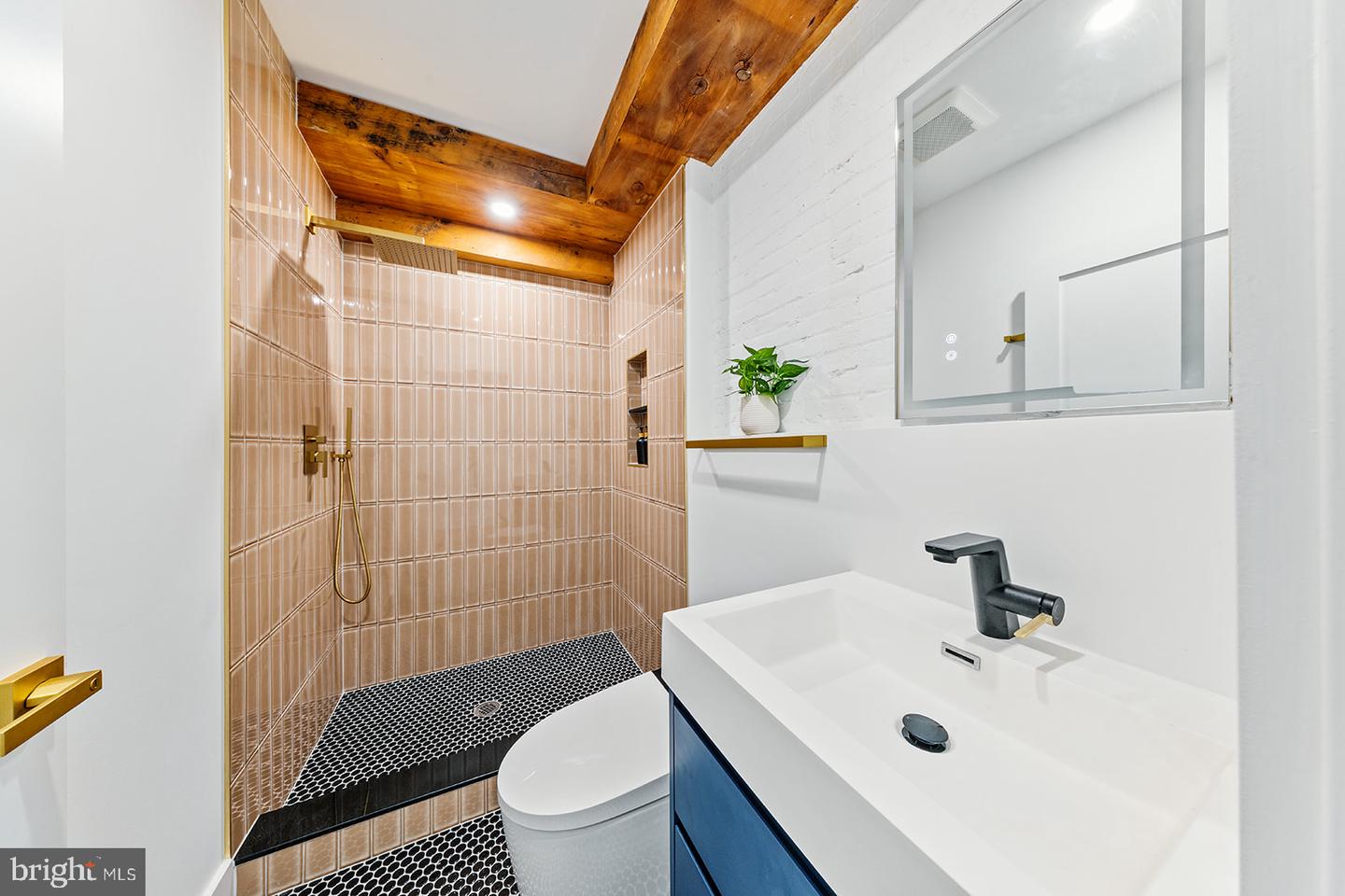 2506 E York St Property Photo 15