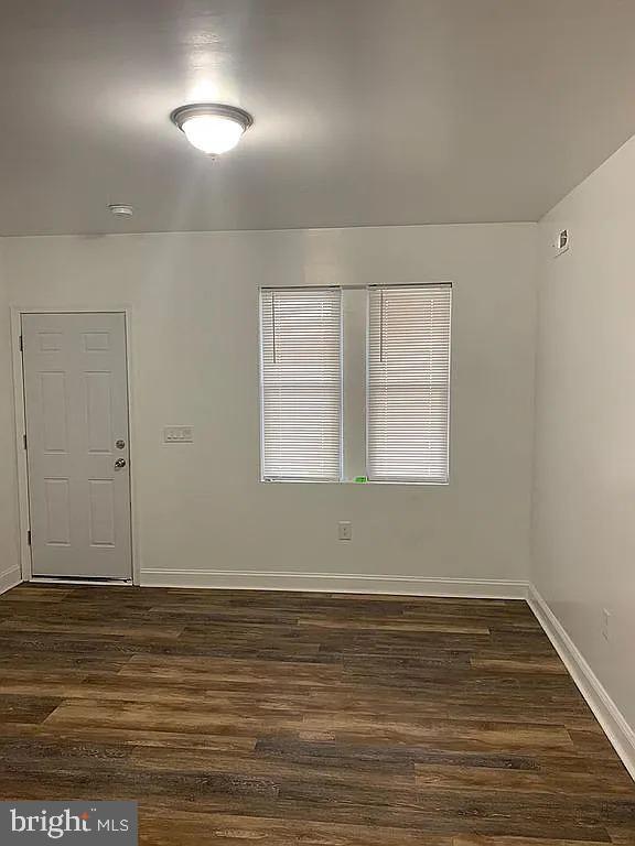 659 N Creighton St Property Photo 3