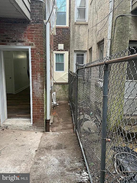 659 N Creighton St Property Photo 19