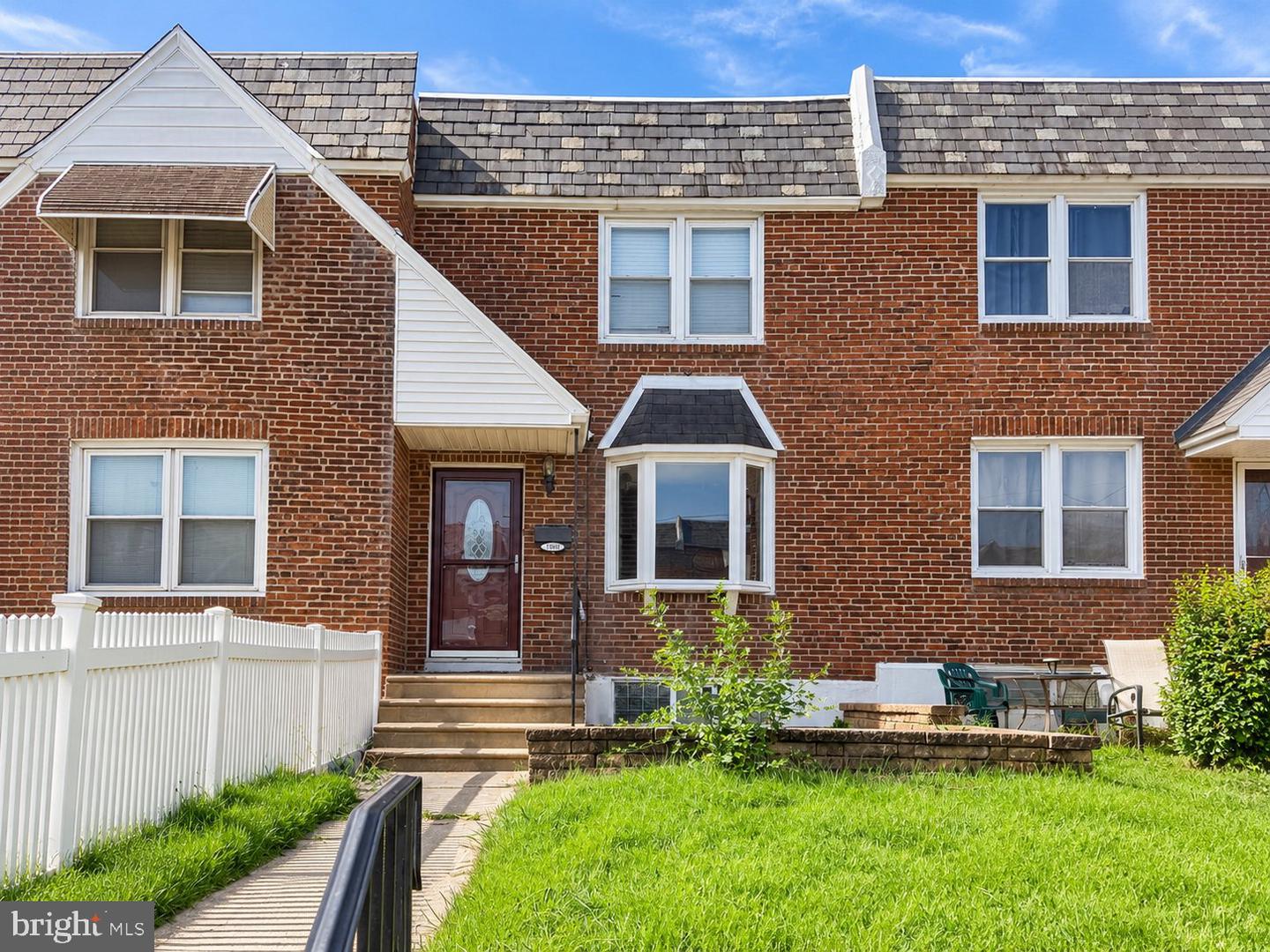 2804 DISSTON ST Property Photo 1