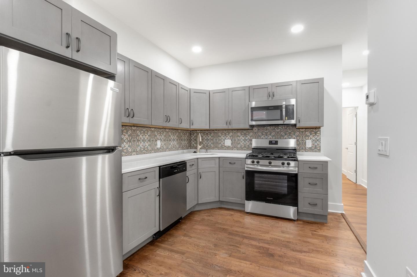 1610 SWAIN ST #1 Property Photo 1