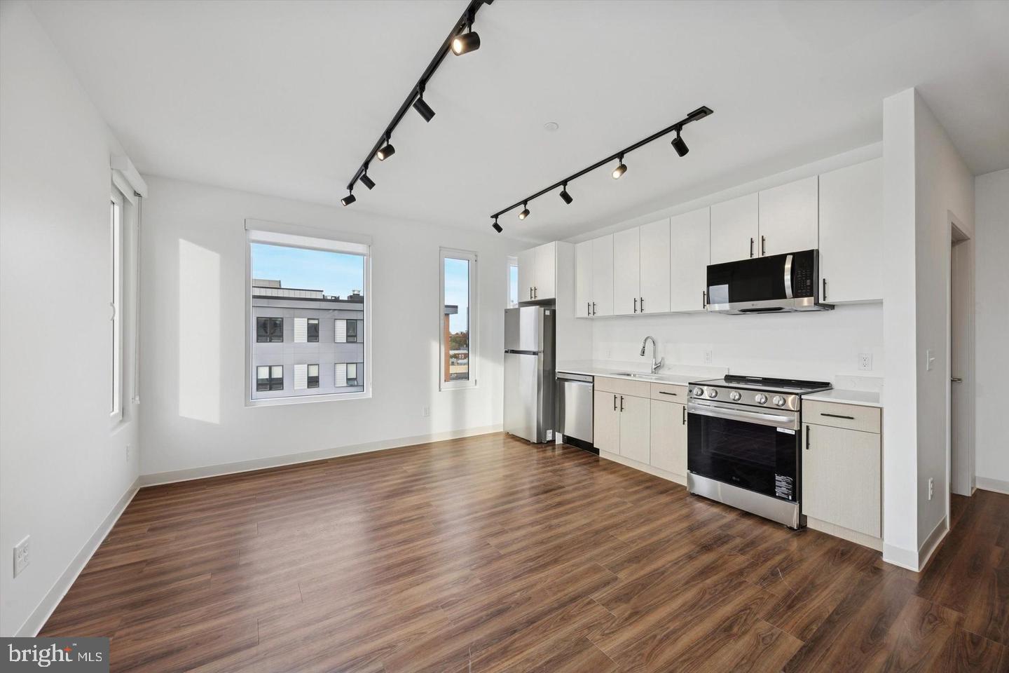 4240 Chestnut St #301 Property Photo 1