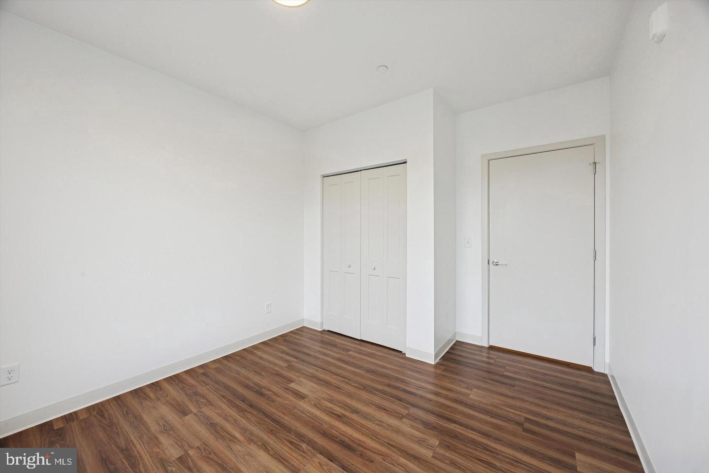 4240 Chestnut St #301 Property Photo 3