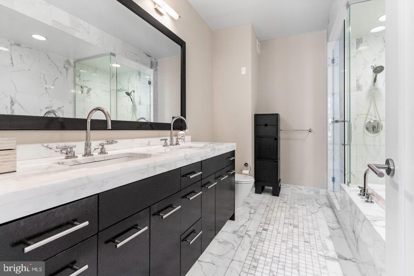 1414 S Penn Sq #18g Property Photo 10
