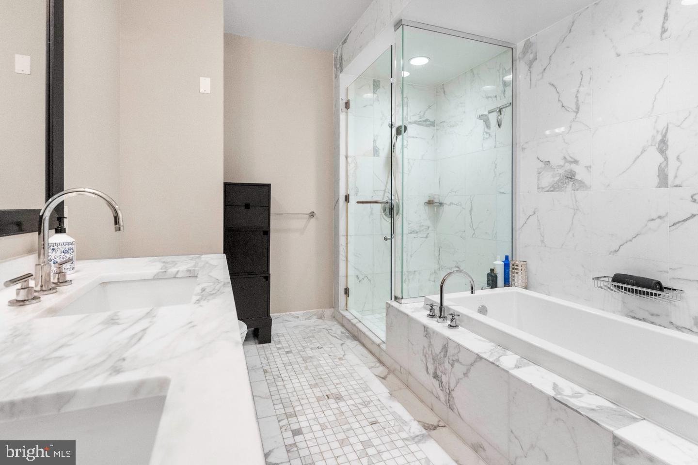 1414 S Penn Sq #18g Property Photo 11
