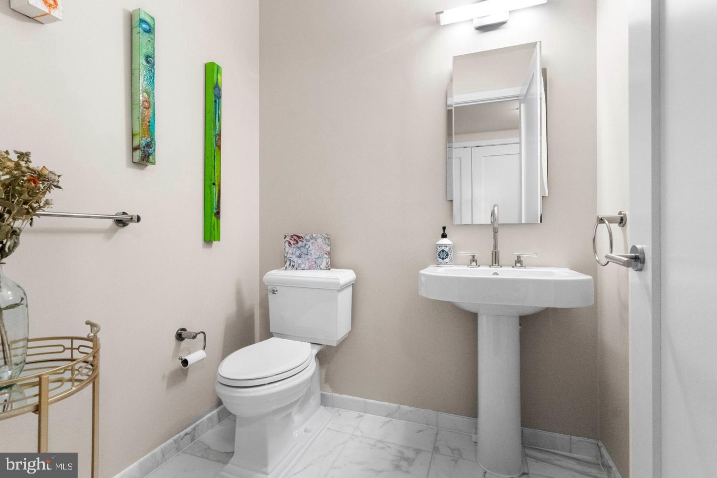 1414 S Penn Sq #18g Property Photo 14