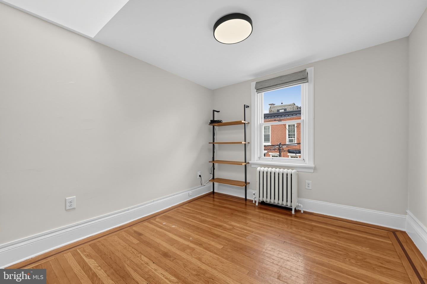 2915 Cambridge St Property Photo 12