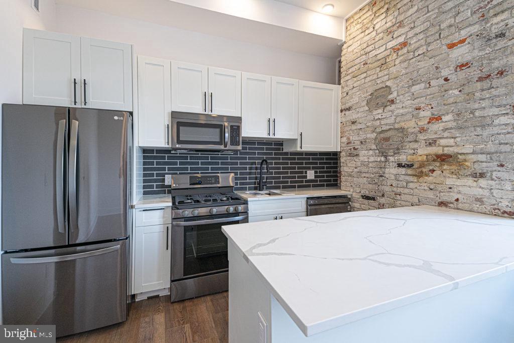 1211 Bainbridge St #unit 3c Property Photo 3