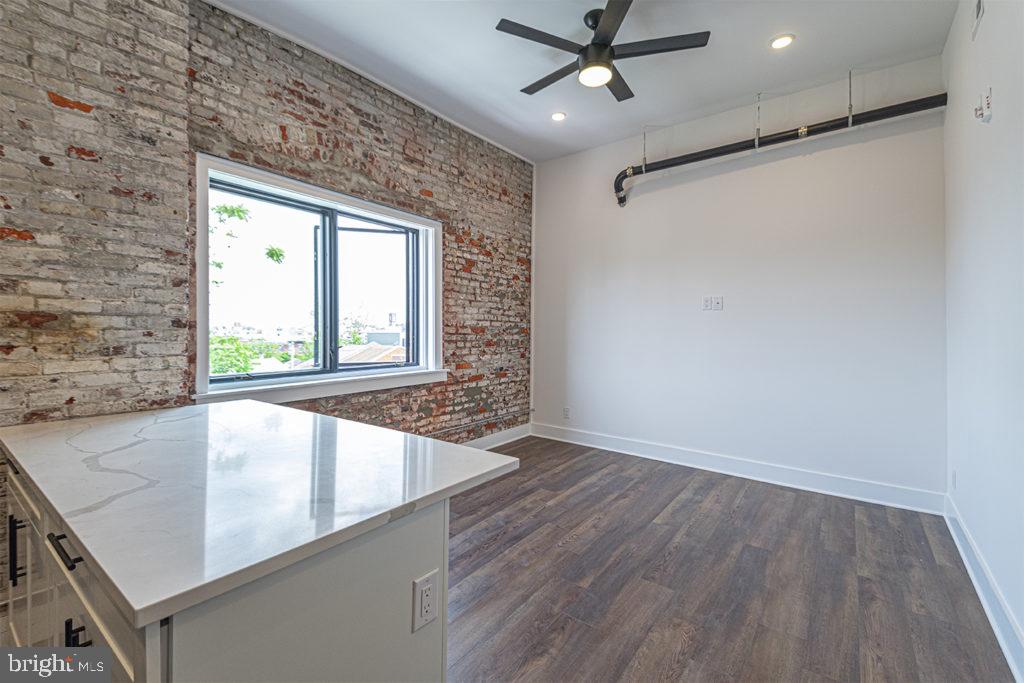 1211 Bainbridge St #unit 3c Property Photo 6