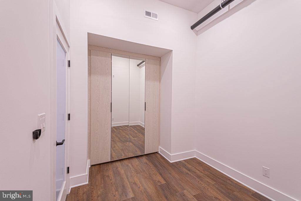 1211 Bainbridge St #unit 3c Property Photo 7