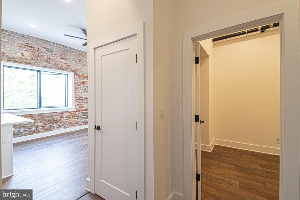1211 Bainbridge St #unit 3c Property Photo 9