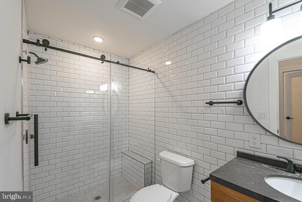 1211 Bainbridge St #unit 3c Property Photo 11