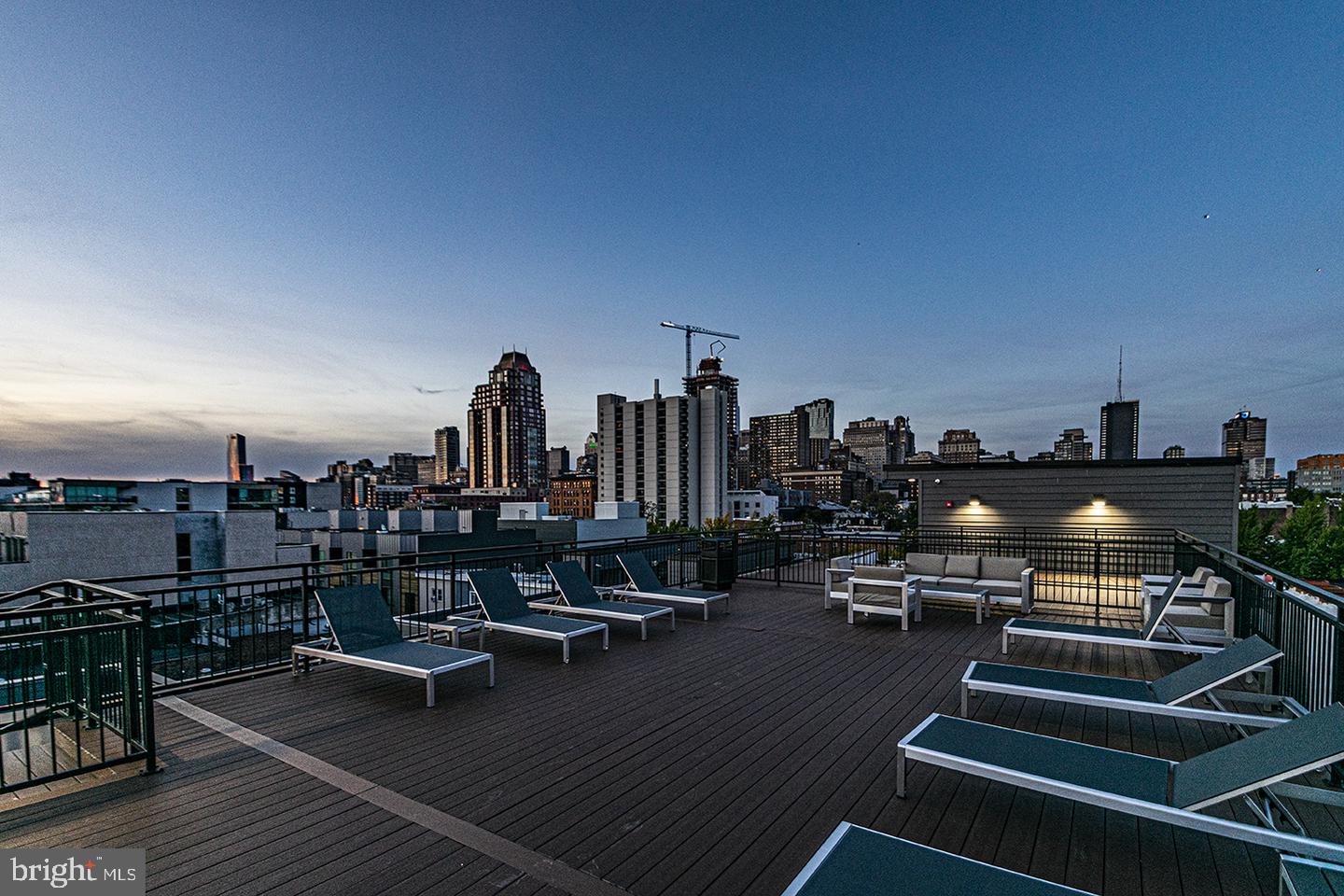 1211 Bainbridge St #unit 3c Property Photo 16
