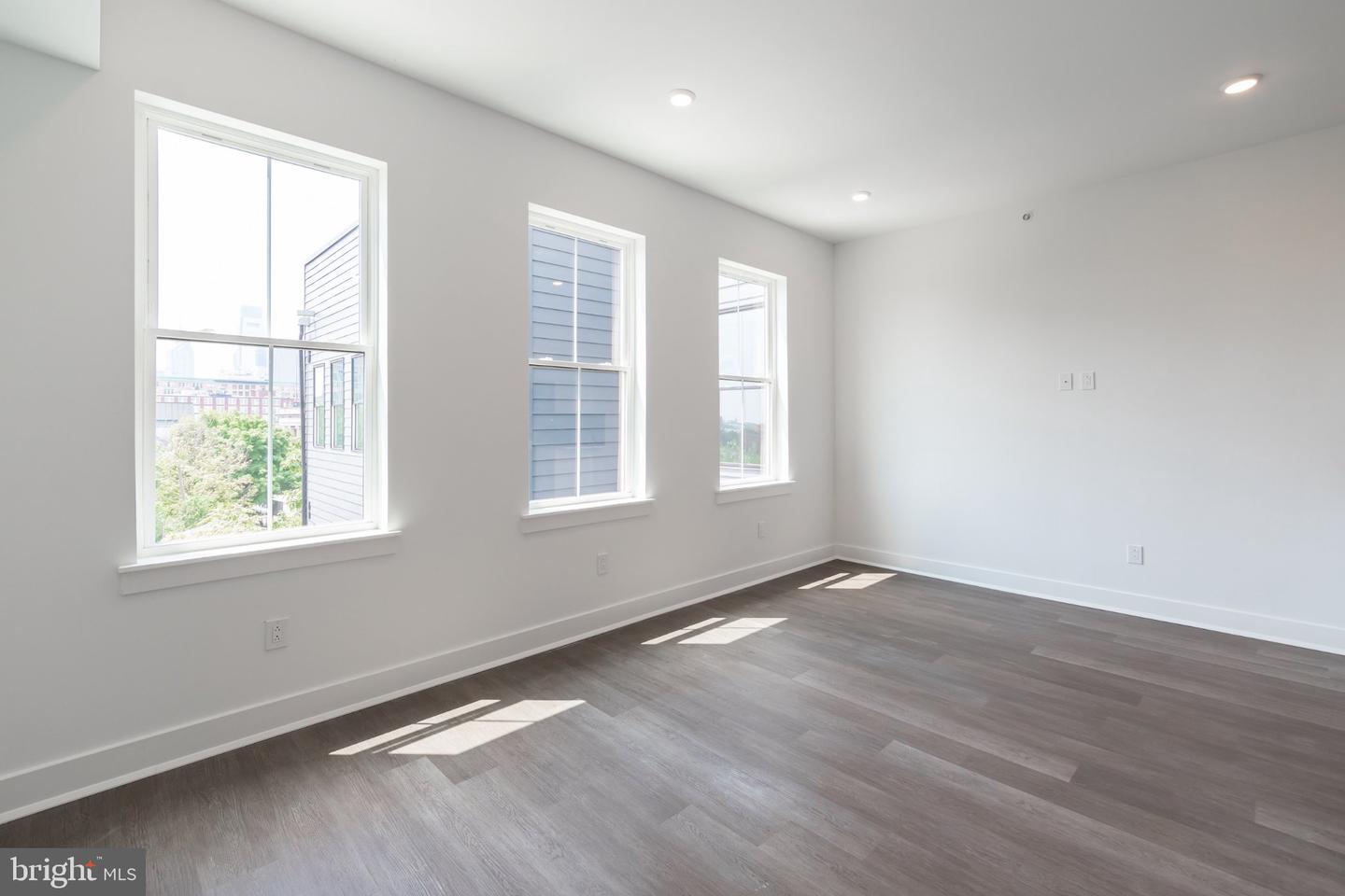 813 N Broad St #unit 413 Property Photo 4