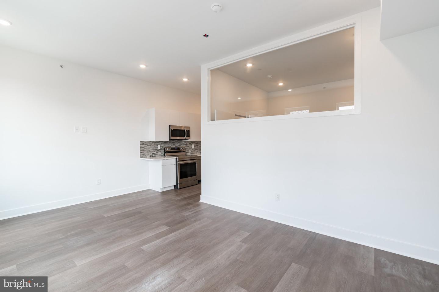 813 N Broad St #unit 413 Property Photo 5