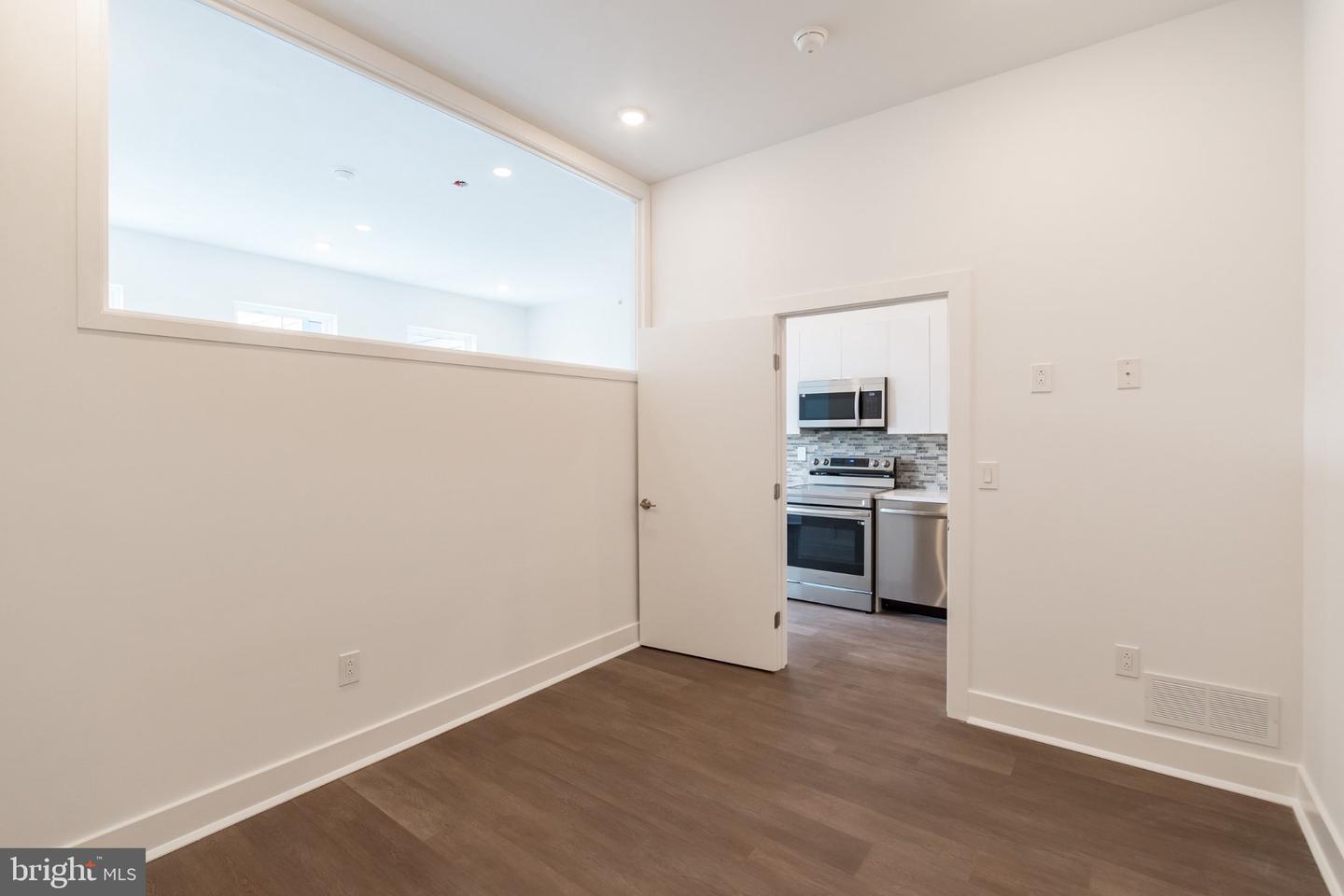 813 N Broad St #unit 413 Property Photo 9