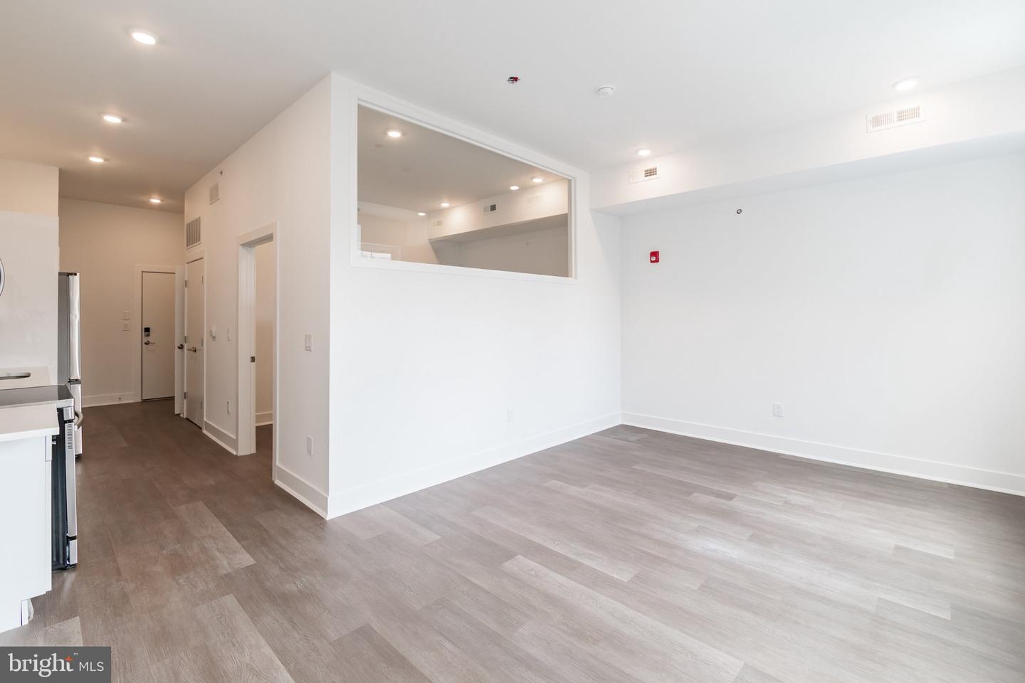 813 N Broad St #unit 413 Property Photo 12