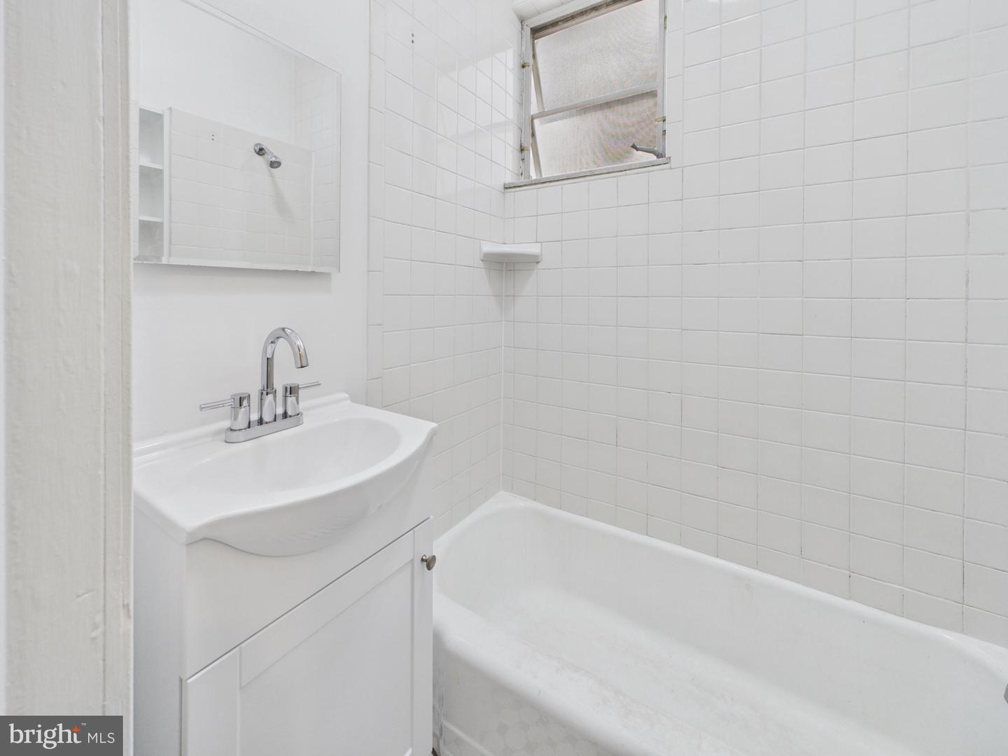 1322 Mifflin St Property Photo 8