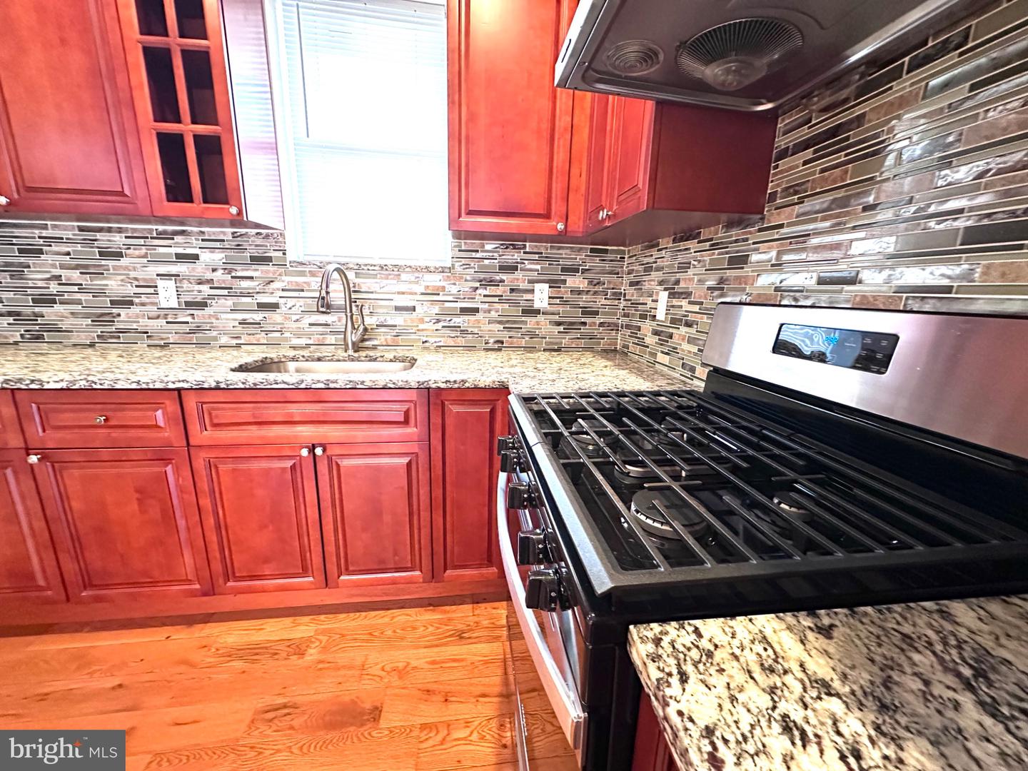 2251 Jackson St Property Photo 8
