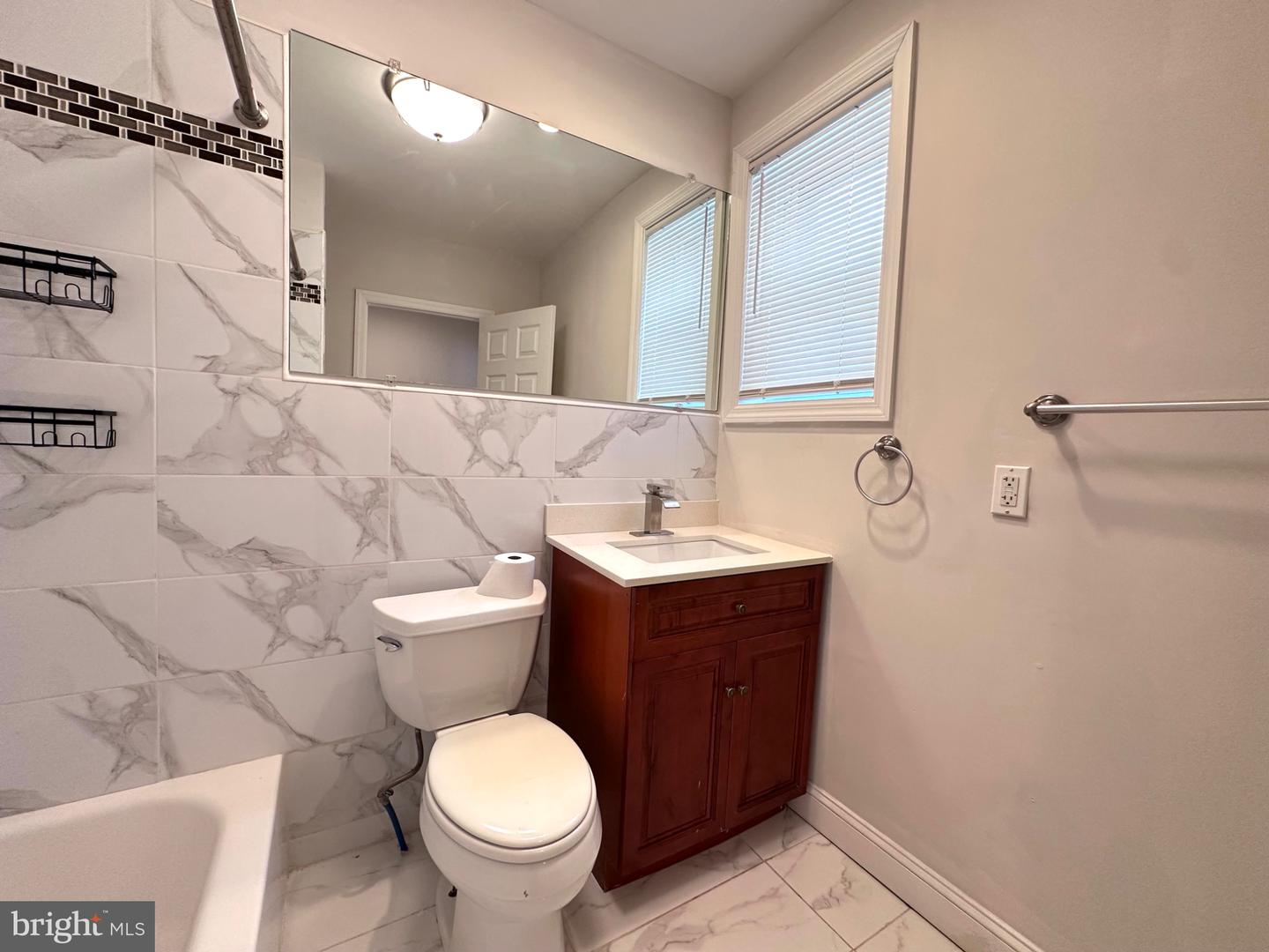2251 Jackson St Property Photo 24