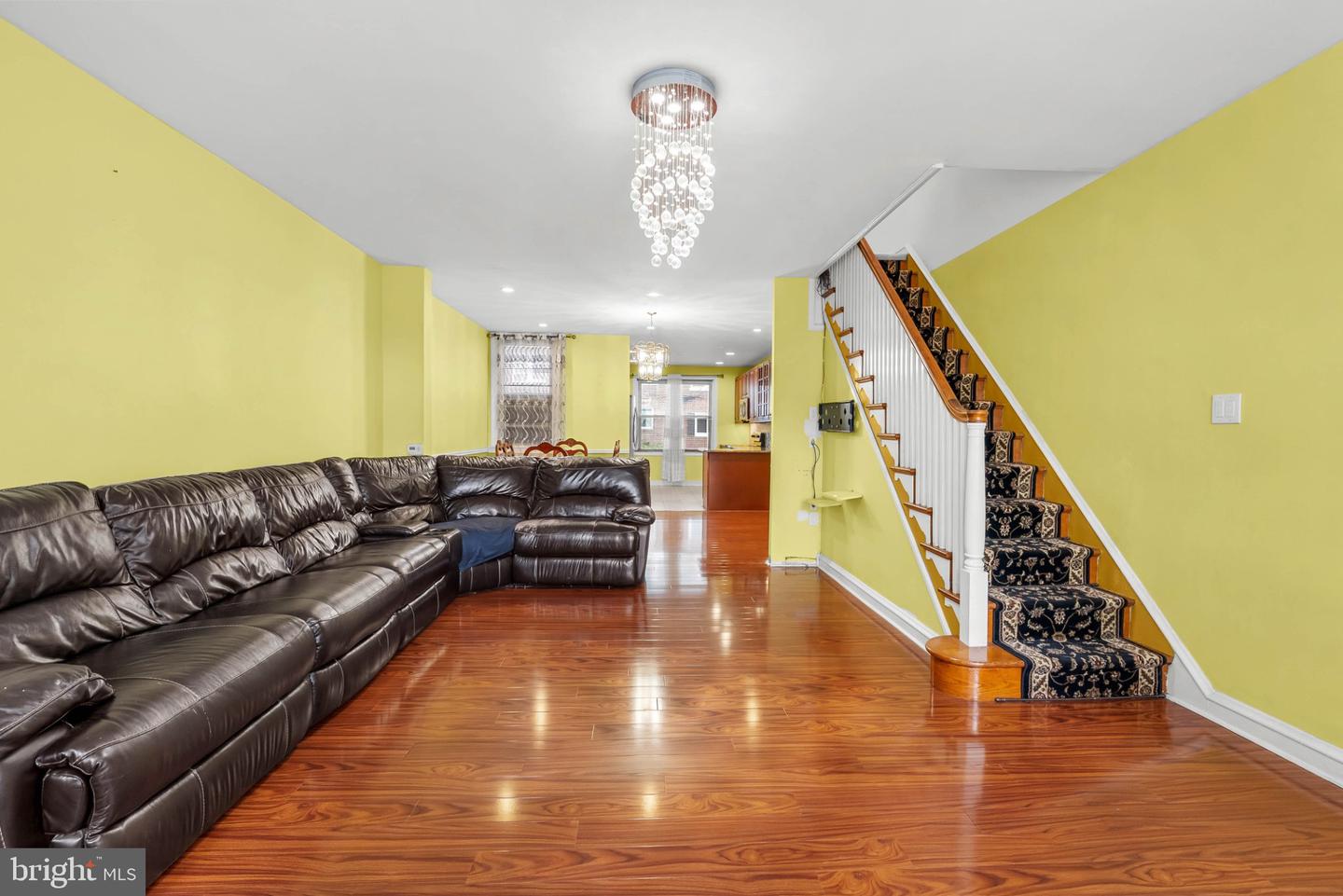 3329 Glenview St Property Photo 6