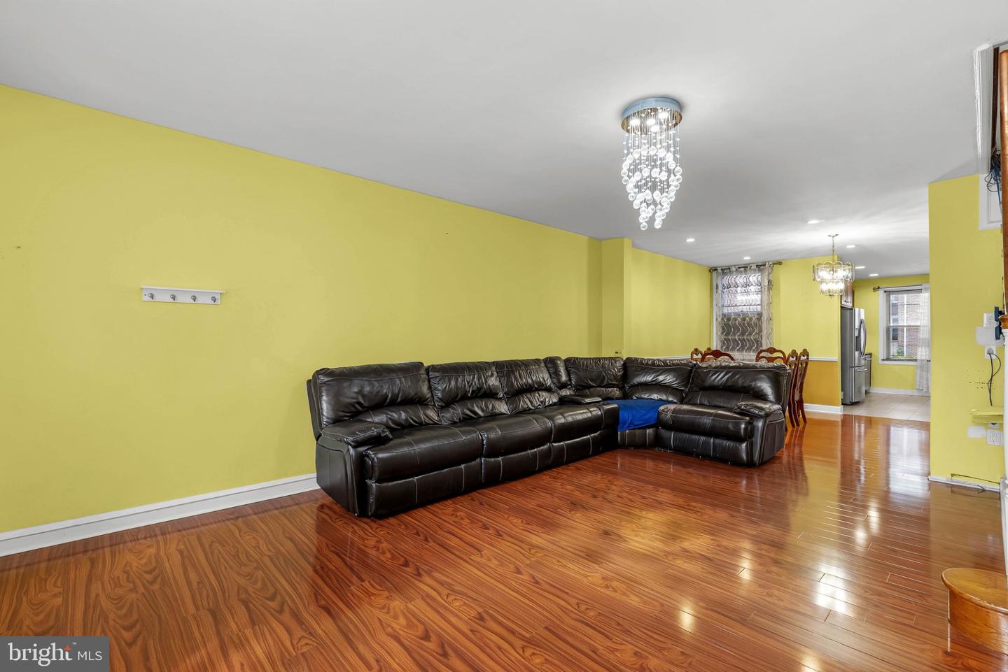 3329 Glenview St Property Photo 7