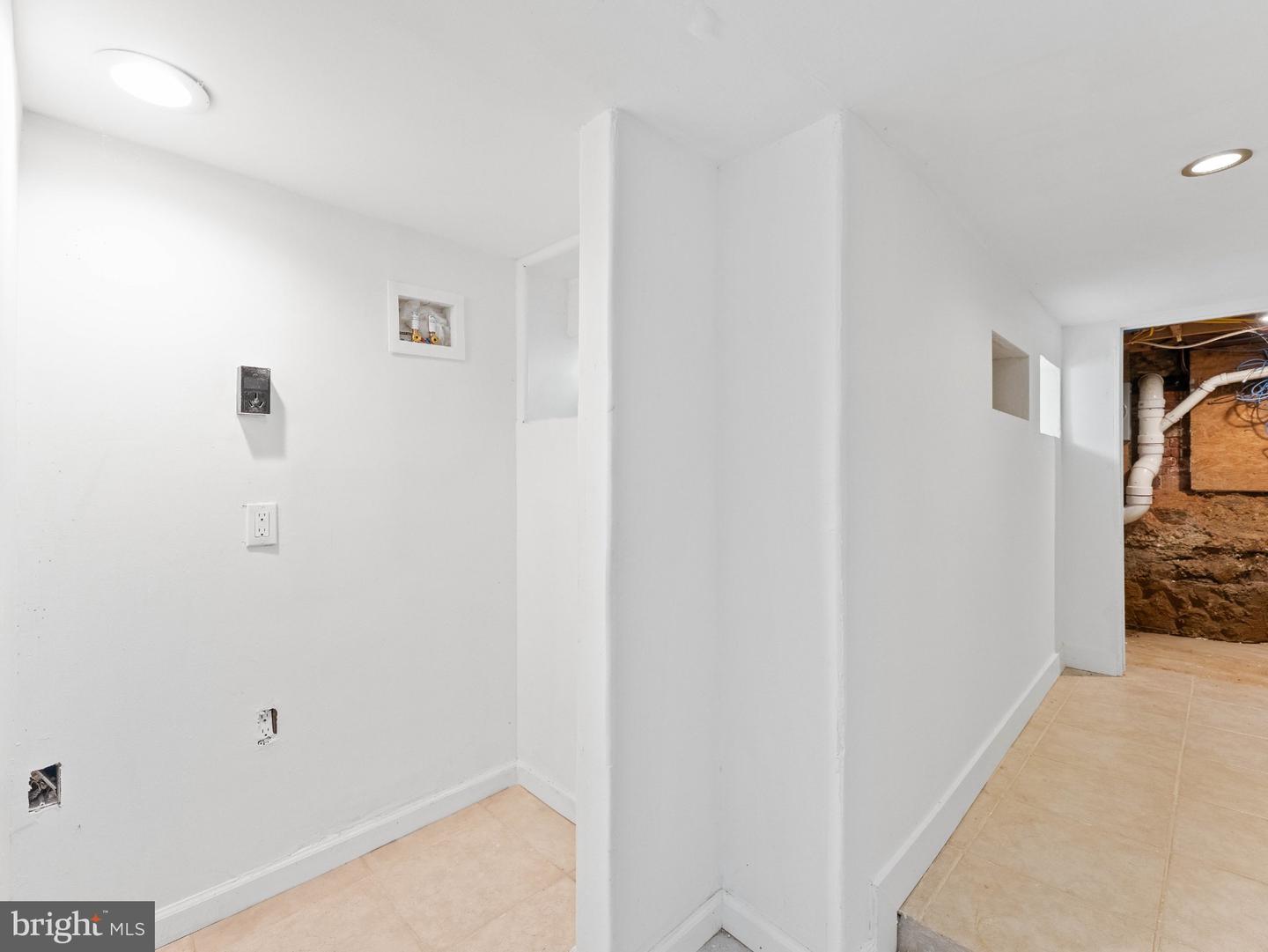 1302 N Dover St Property Photo 26