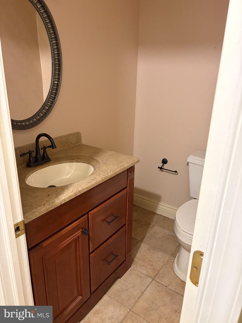 727 Arnold St Property Photo 6