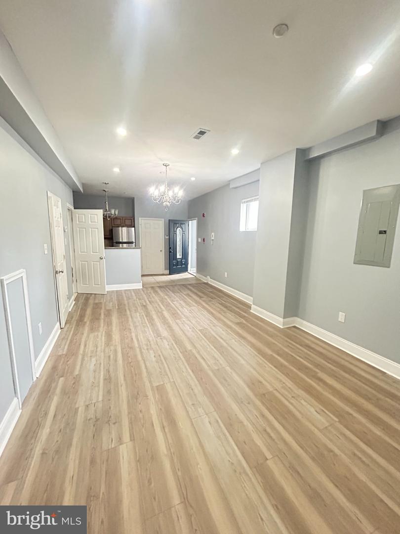 1528 N Mascher St #2 Property Photo 2
