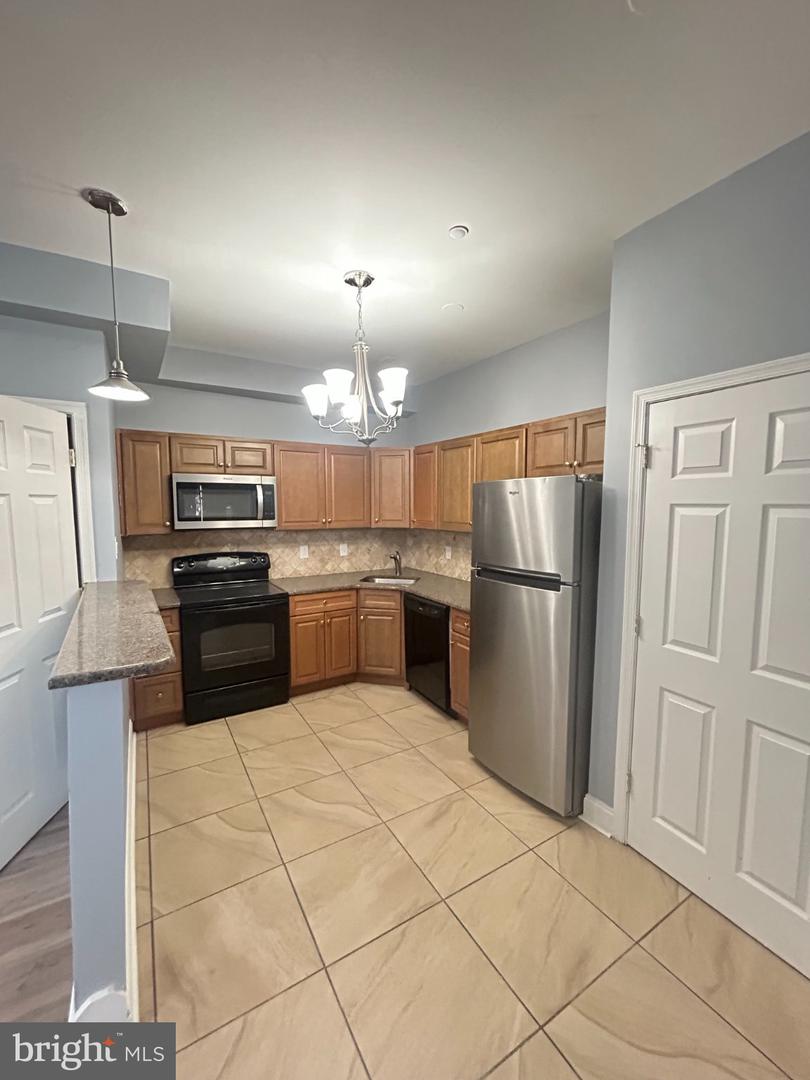 1528 N Mascher St #2 Property Photo 5