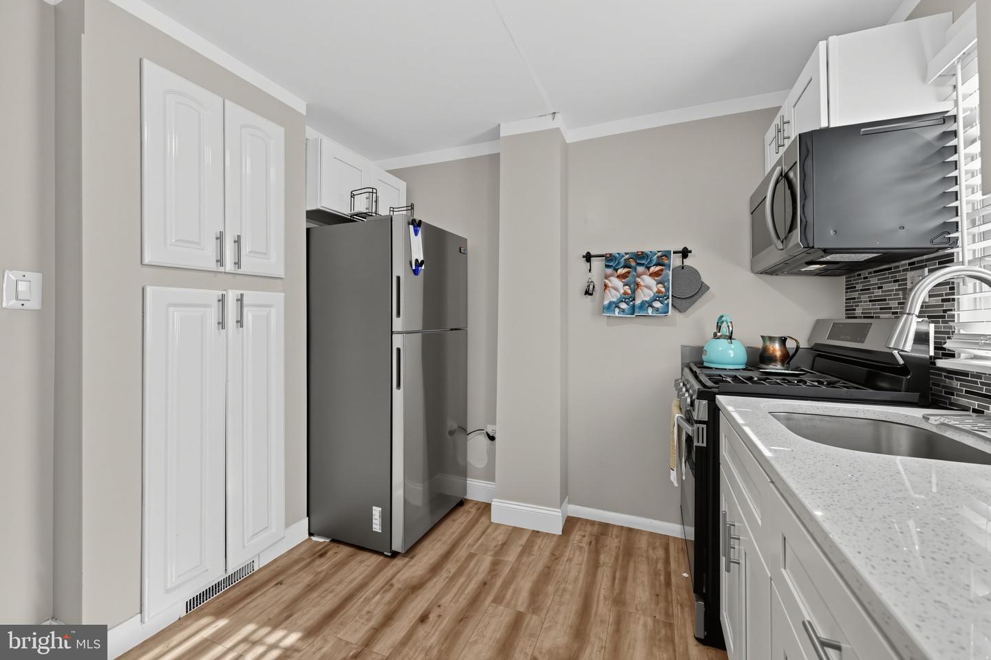 3045 Livingston St Property Photo 12