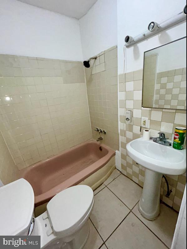 800 E Hilton St Property Photo 6