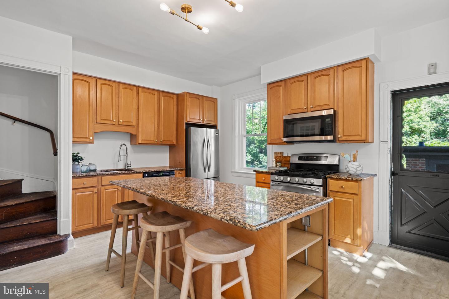 6923 Boyer St Property Photo 4