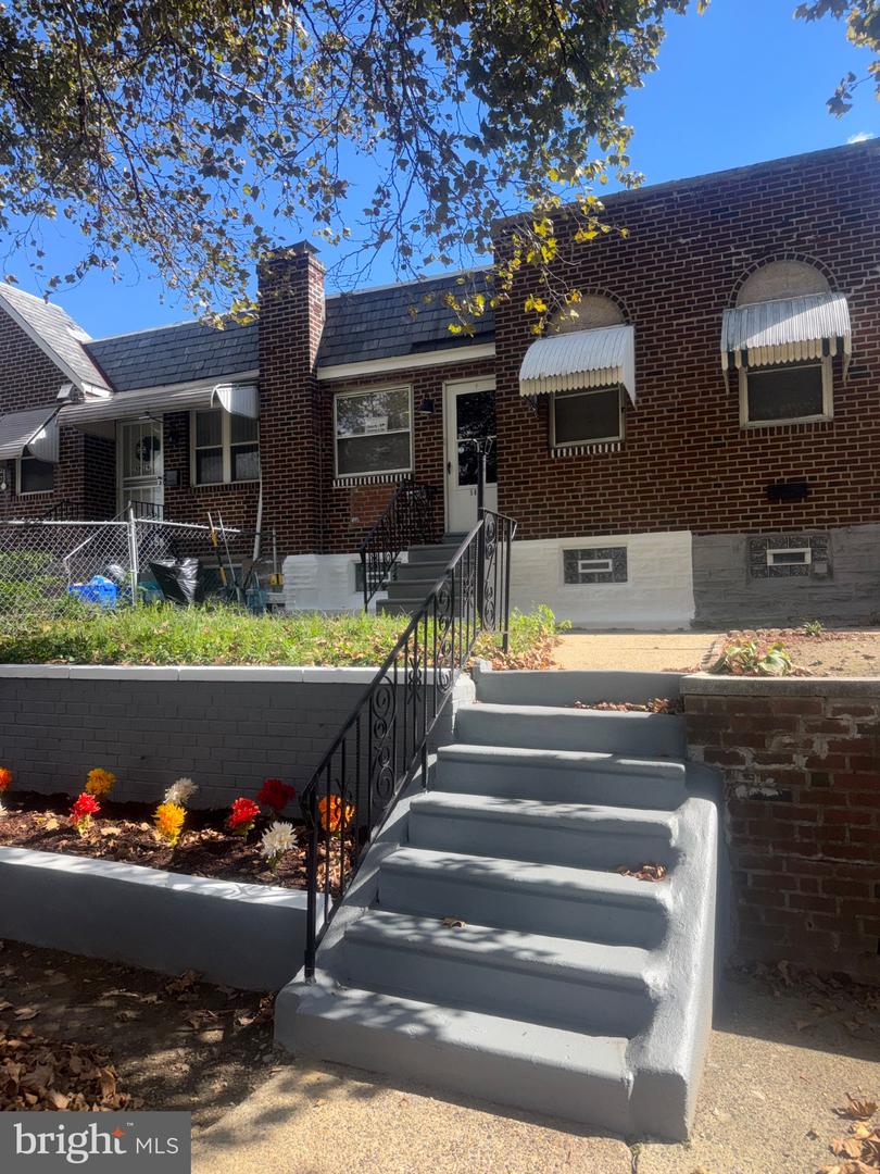5827 Bustleton Ave Ne Property Photo 3