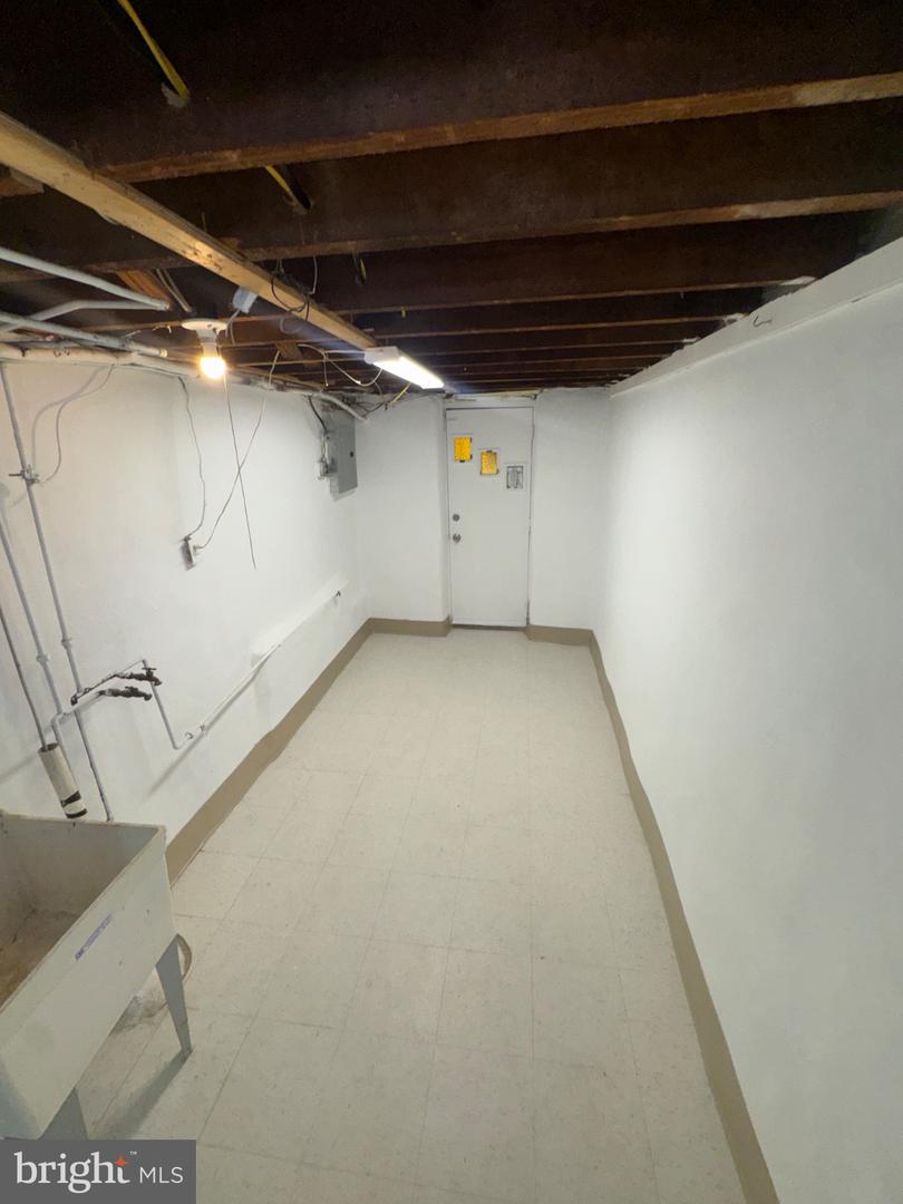5827 Bustleton Ave Ne Property Photo 16