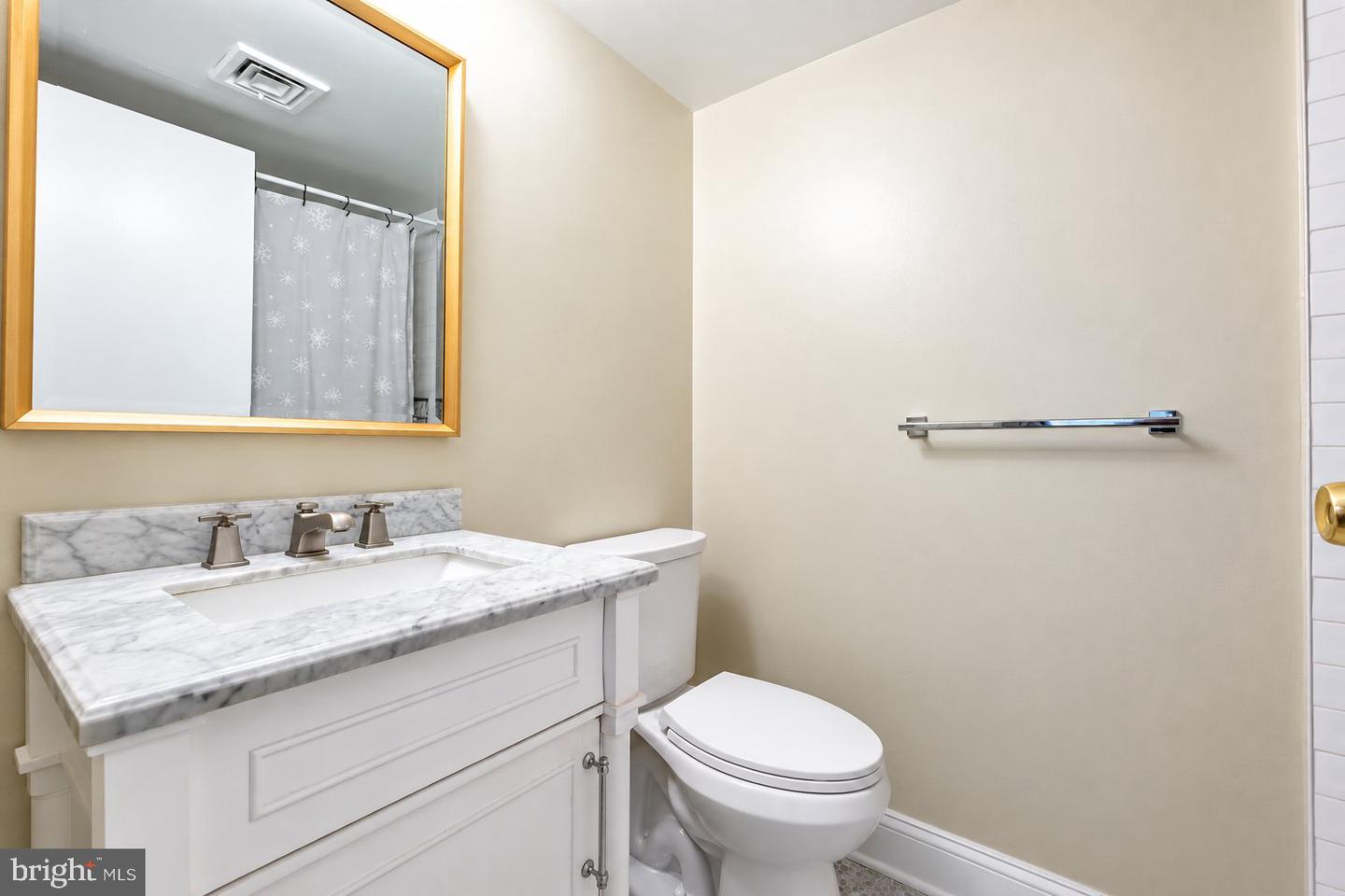 1716-00 Wallace St #202 Property Photo 30