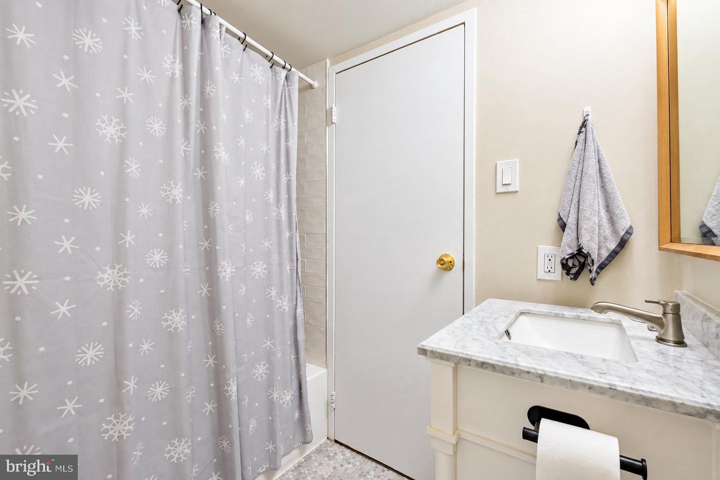 1716-00 Wallace St #202 Property Photo 31