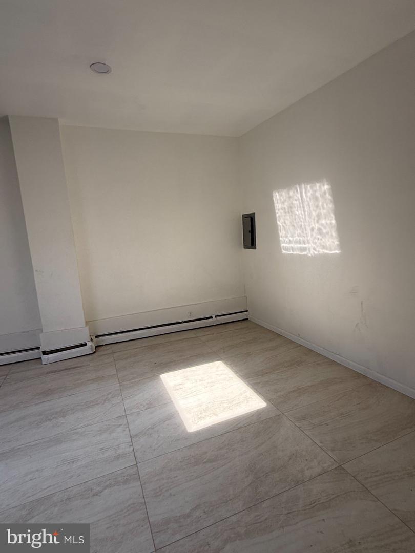 644 South St #2 Property Photo 8