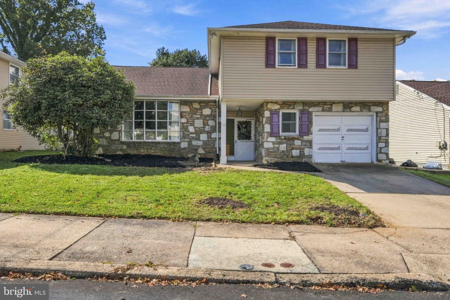 1116 HOWER LN Property Photo 1