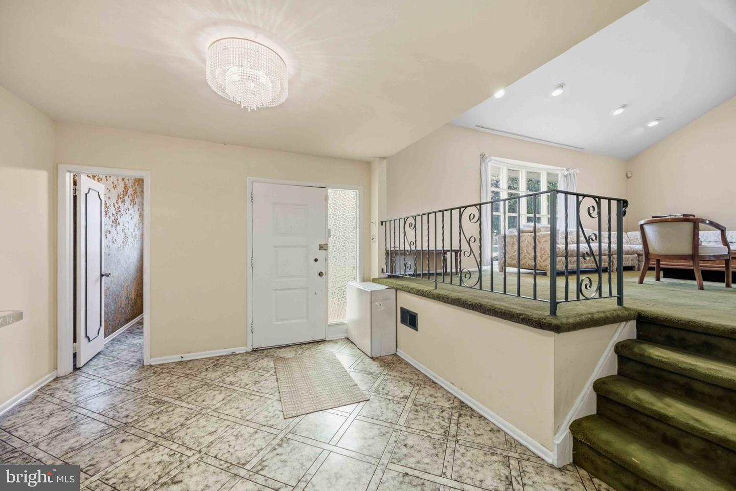 1116 Hower Ln Property Photo 3