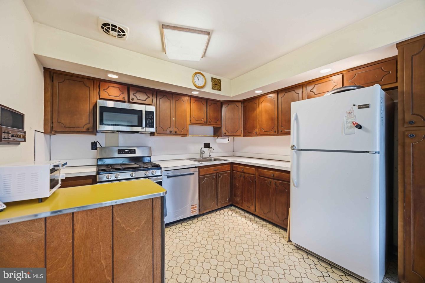 1116 Hower Ln Property Photo 12